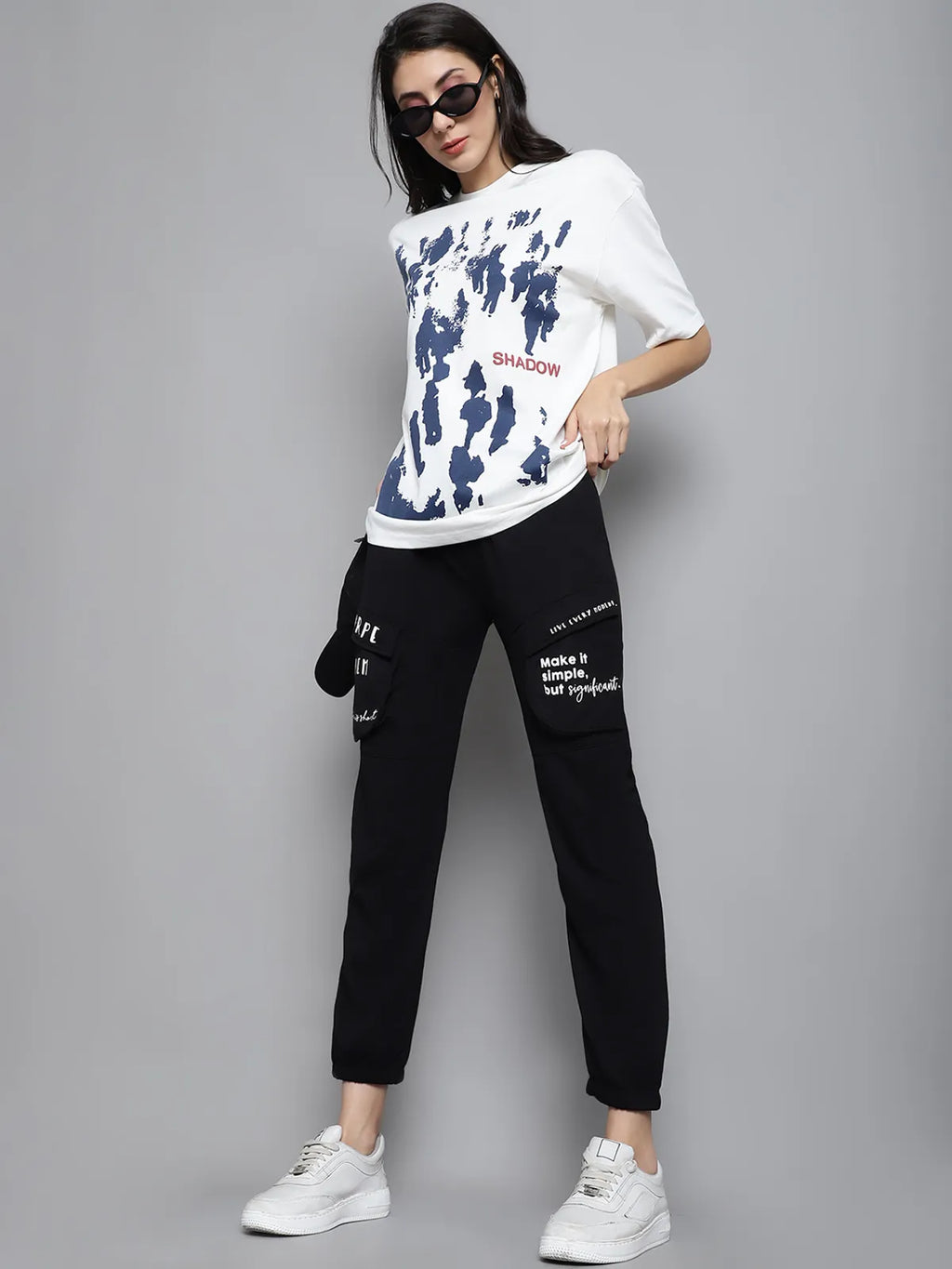 Black Cargo Printed Pants for women - S image