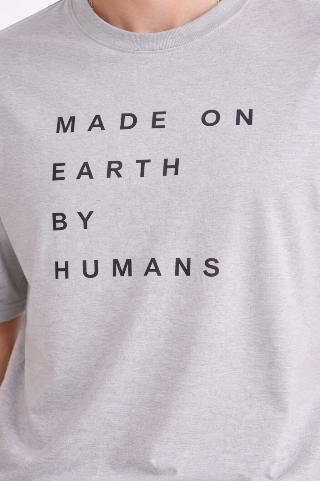 MADE ON EARTH OVERSIZED FIT TSHIRT image 3